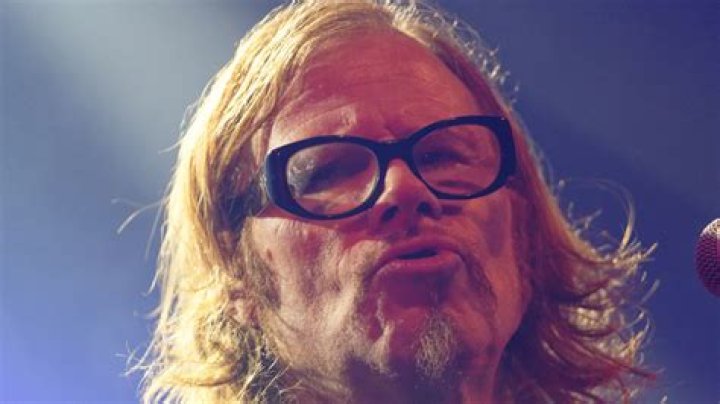 Understanding The Dental Journey Of Mark Lanegan