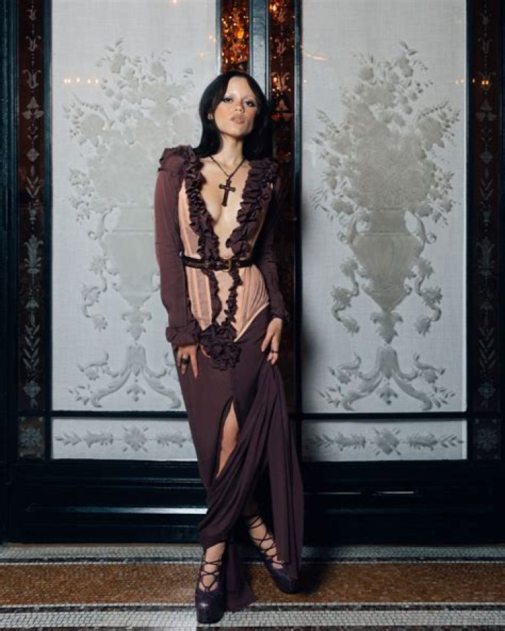 Unveiling The Allure Of Jenna Sims: Uncover Her Journey